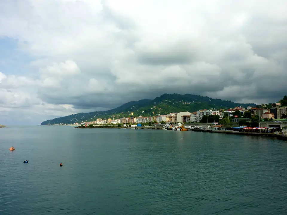Çayeli sahili ve turkuaz Karadeniz